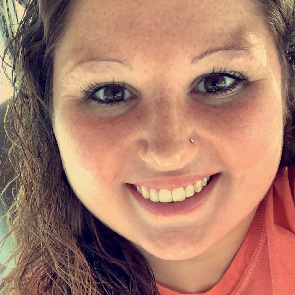 Meet your Posher, Courtney